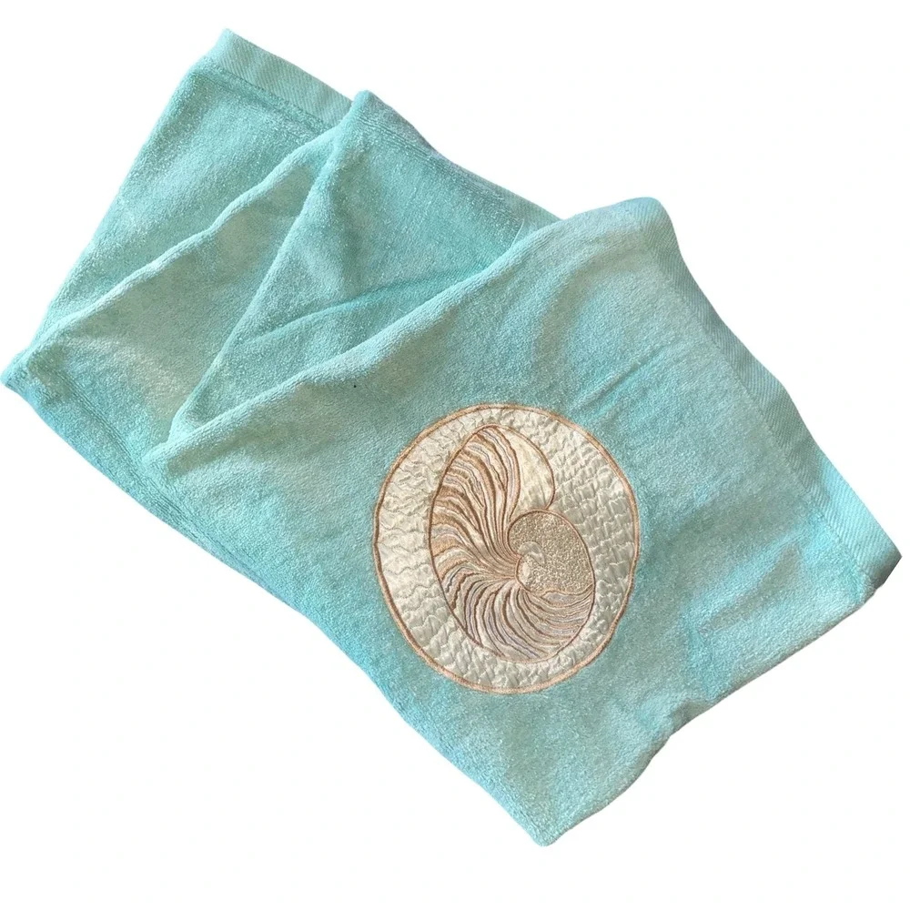 Vintage 1985 Martex Trousseau Nautilus Shell cotton Bath Towel Blue Made in USA